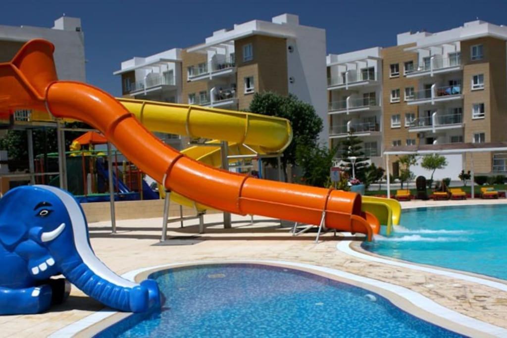 Blue Apartment In 5* Ceasar Resort Trikomo Eksteriør billede
